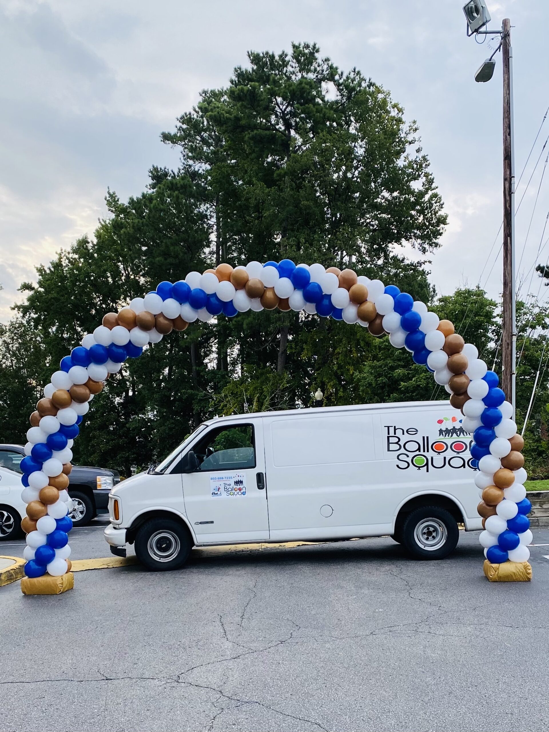 202 String Of Pearl Table Arch - The Balloon Squad